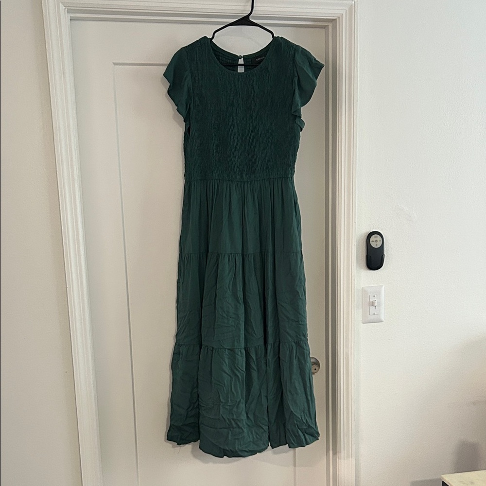 Elegant Green Midi Dress
